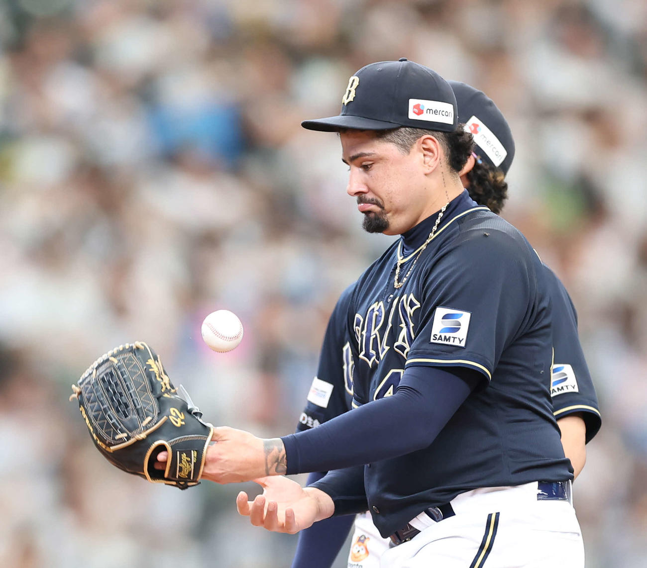 西武対オリックス　8回裏西武2死、降板するマチャド（撮影・河田真司）