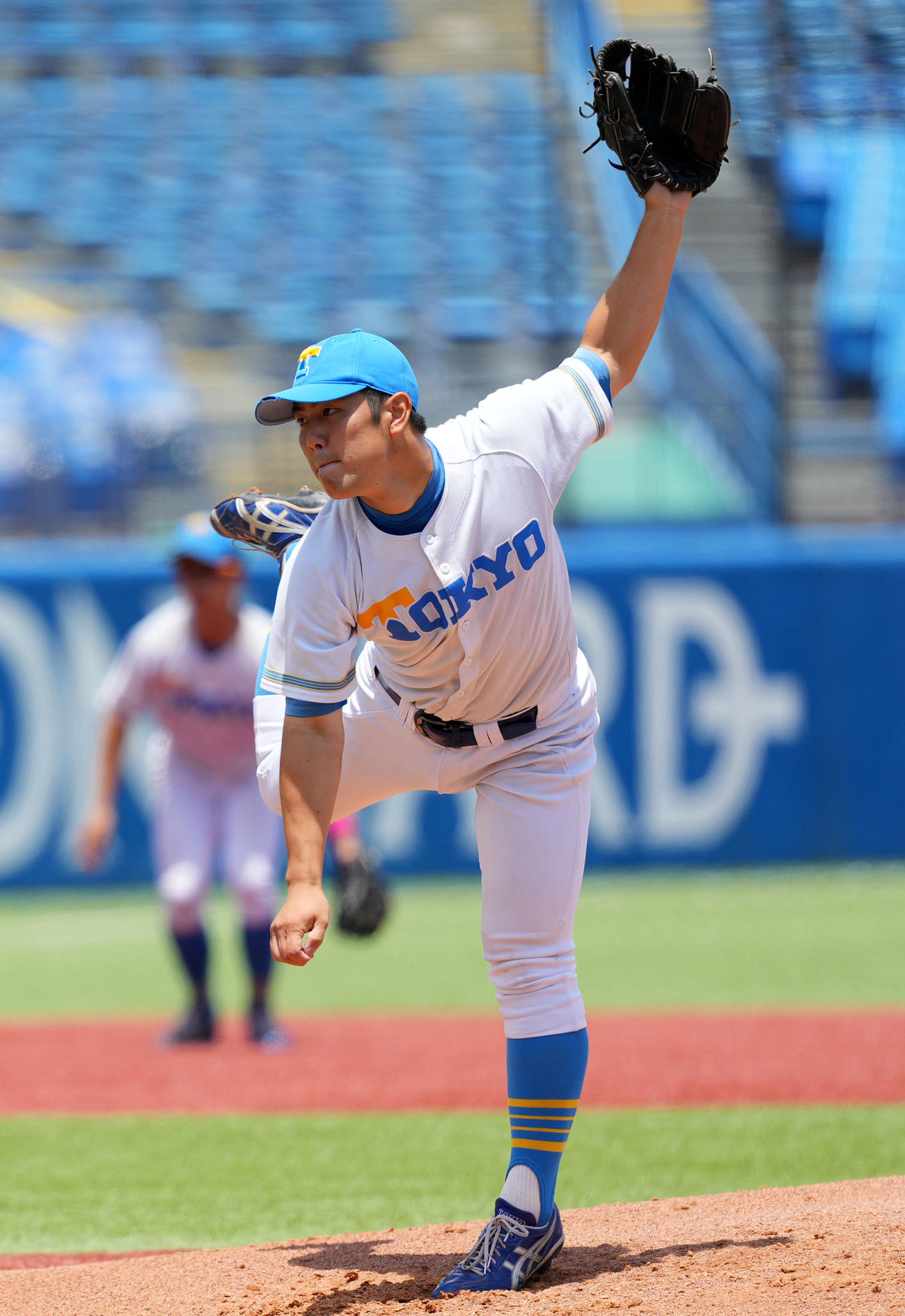 立大対東大　2回表から登板した東大・鈴木太（撮影・横山健太）