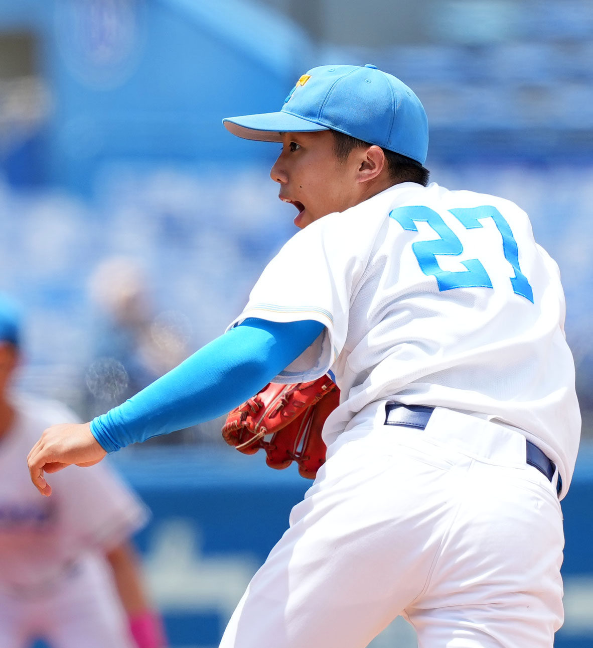 立大対東大　8回表から登板した東大・松本慎（撮影・横山健太）