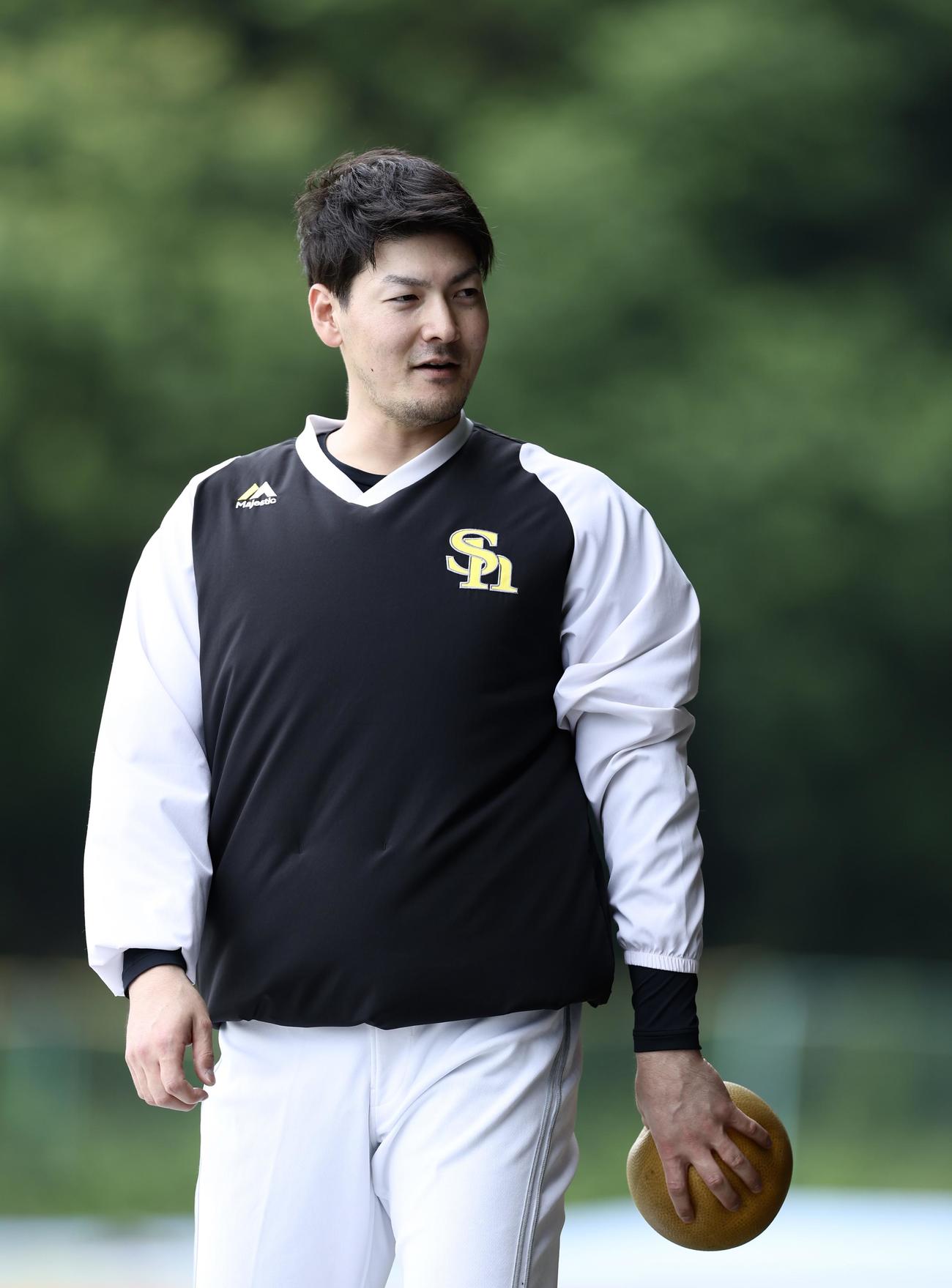 交流戦前の練習に臨むソフトバンク有原（撮影・河田真司）