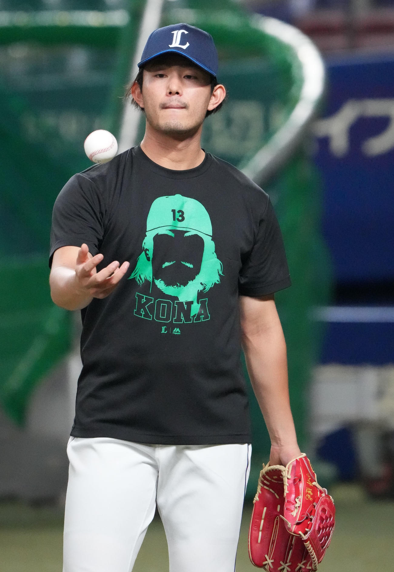 明日からの交流戦に向けバンテリンドームで調整する今井（撮影・森本幸一）