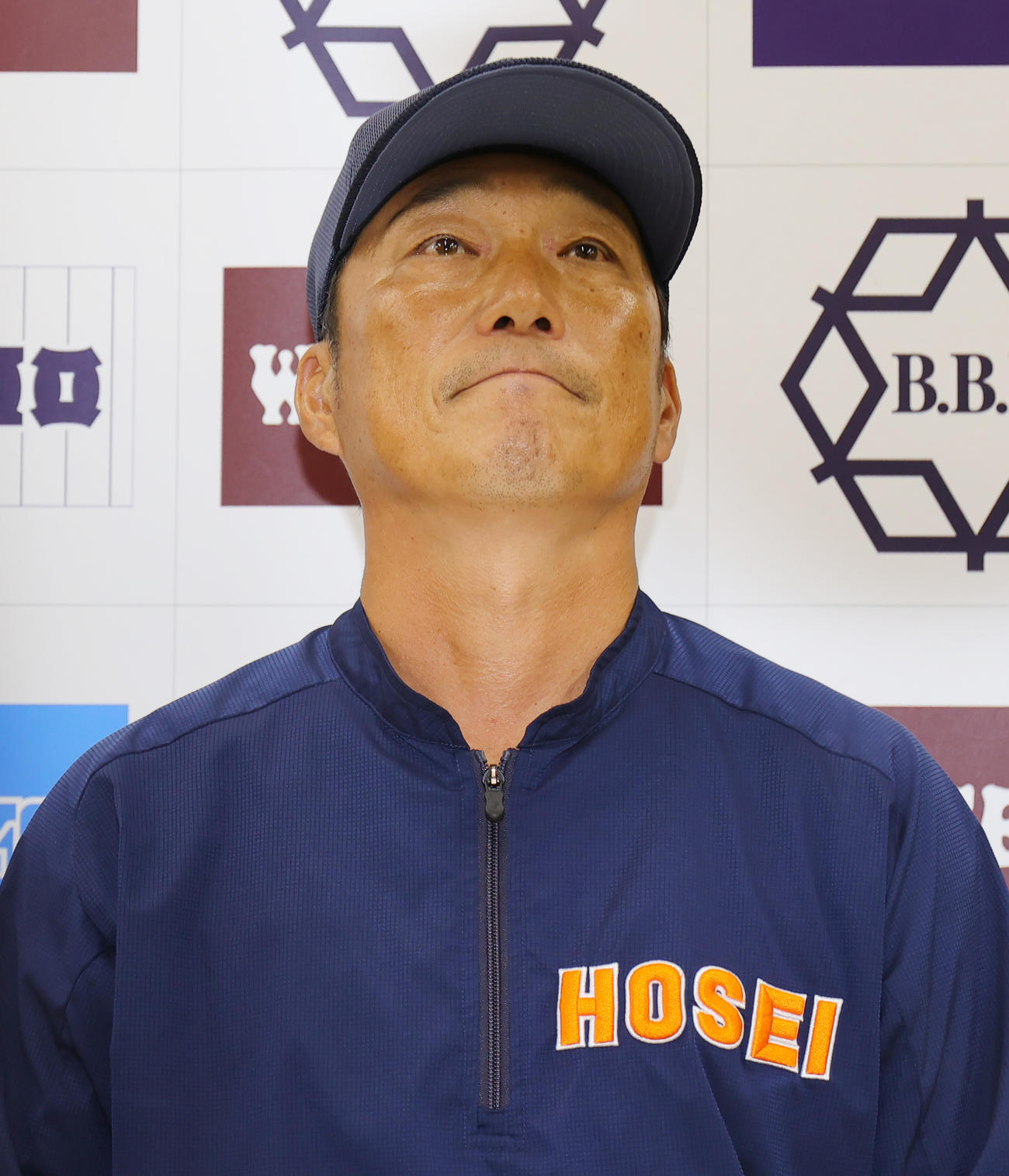 法大対明大　会見する法大・大島監督（撮影・野上伸悟）