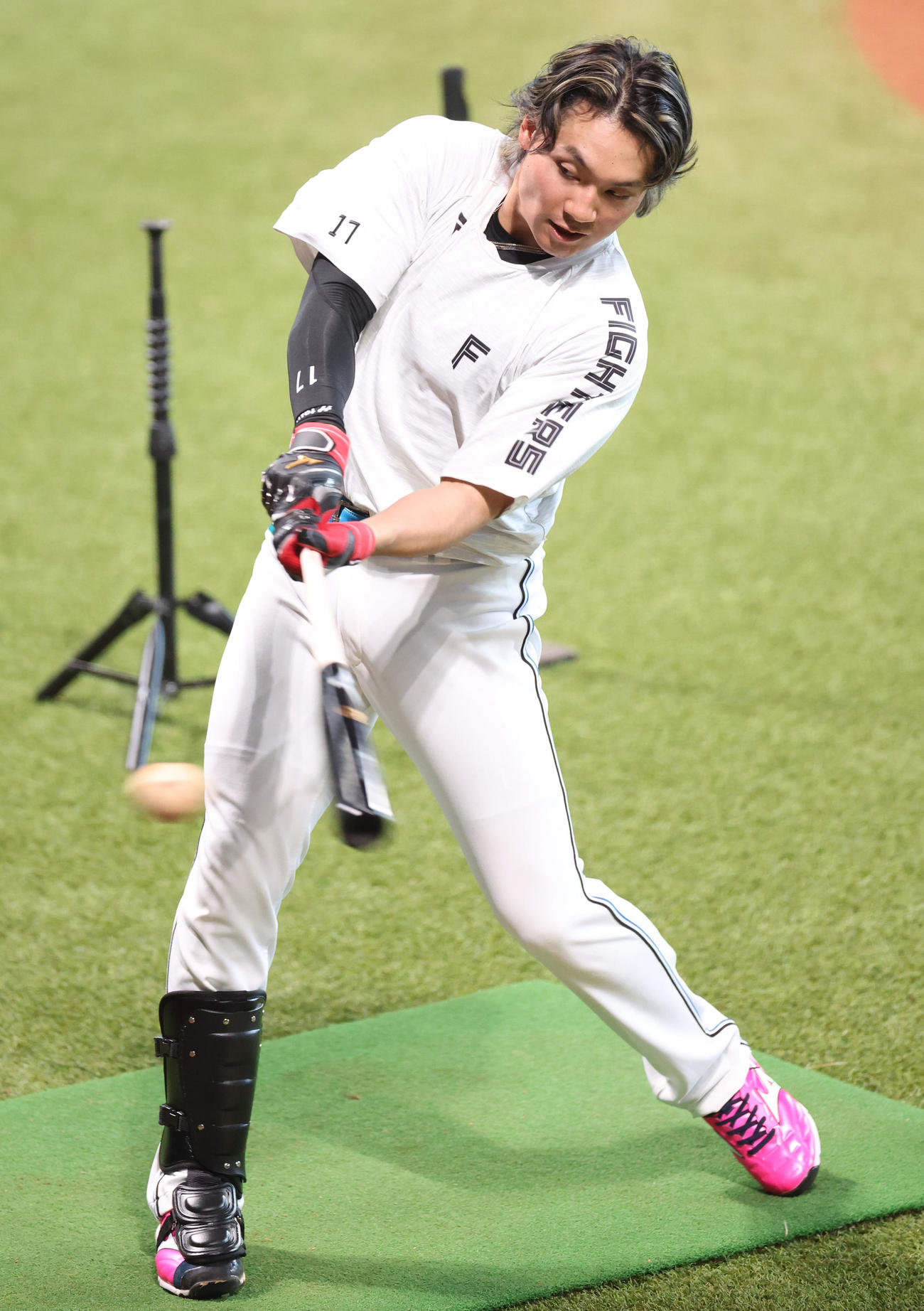 打撃練習をする日本ハム伊藤大海（2024年5月22日撮影）