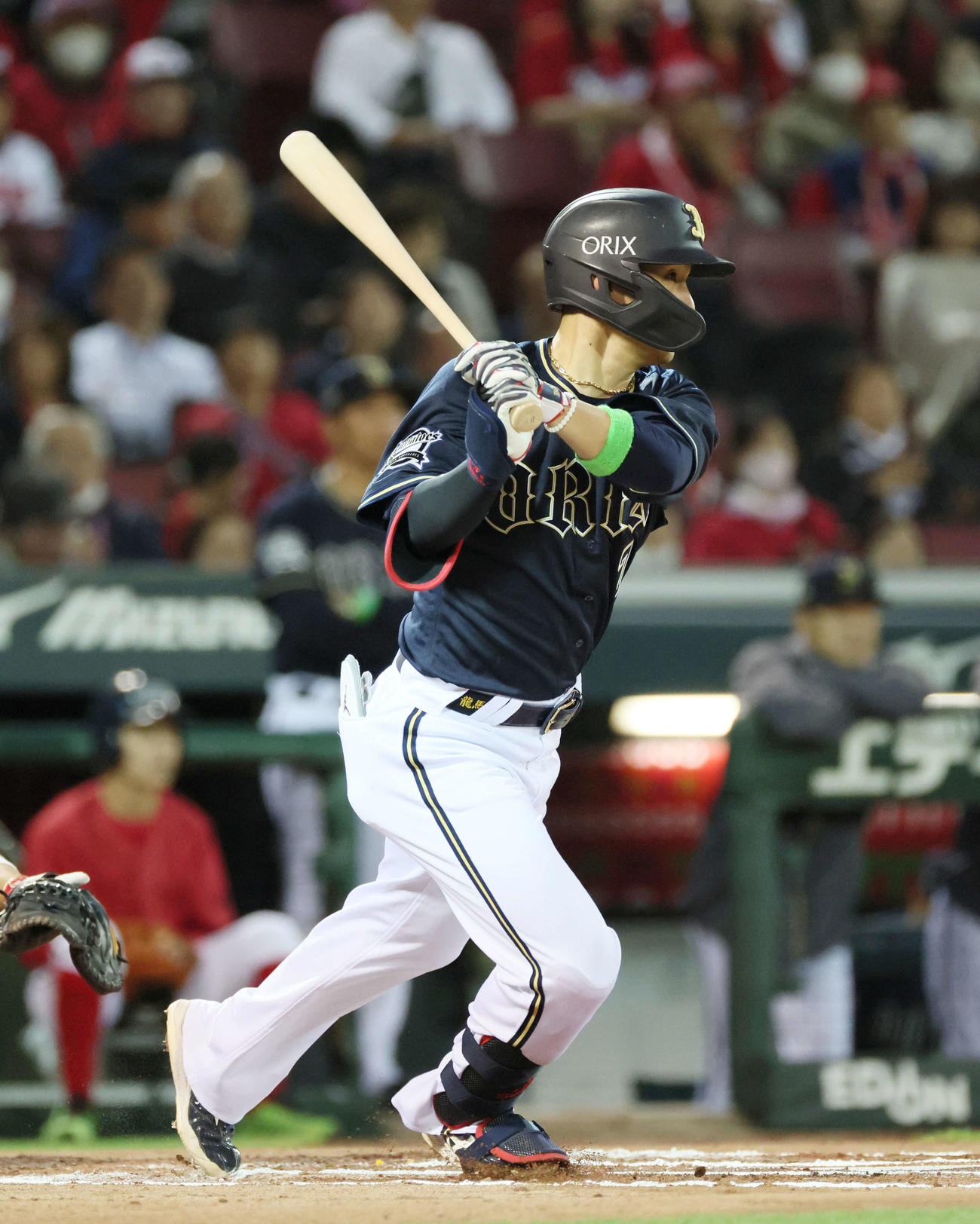 広島対オリックス　6回表オリックス1死、西川は中前打を放つ（撮影・加藤孝規）