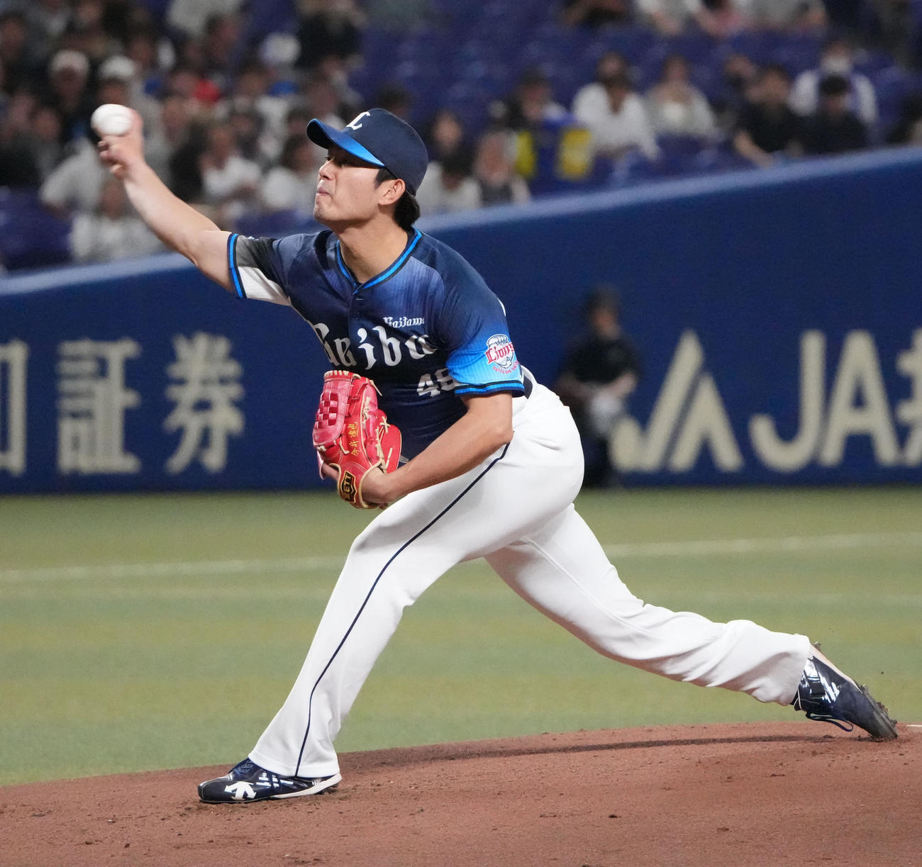 中日対西武　1回裏、登板する西武先発の今井（撮影・森本幸一）