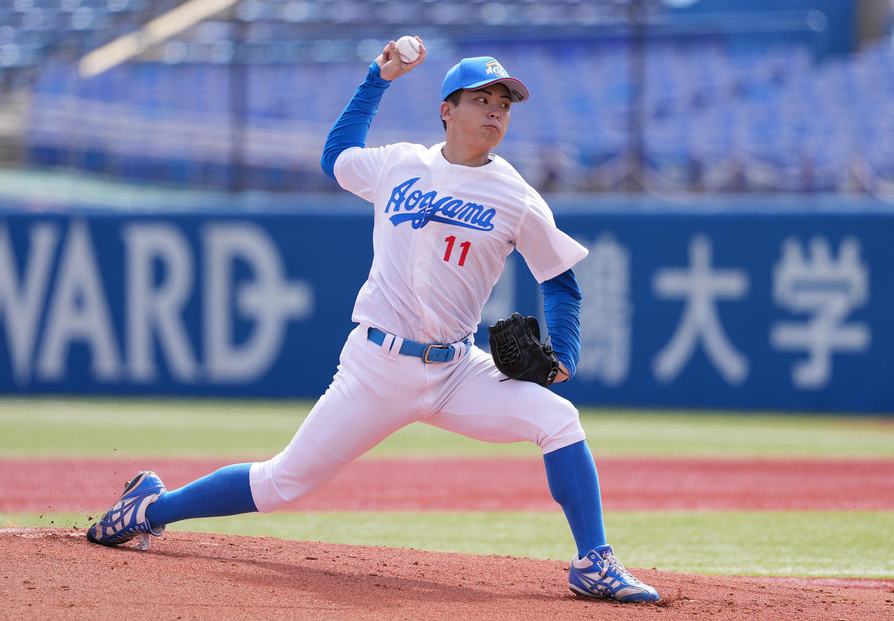 青学大対中大　先発し力投する青学大・中西（撮影・鈴木みどり）