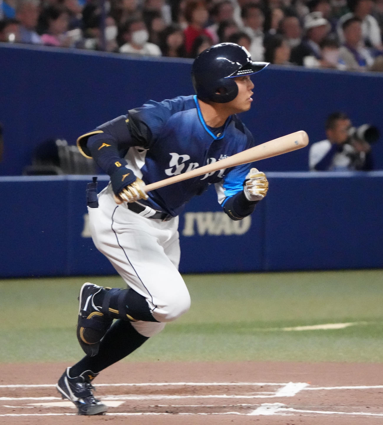 中日対西武　6回表西武2死一、三塁、三塁適時内野安打を放った蛭間（撮影・森本幸一）
