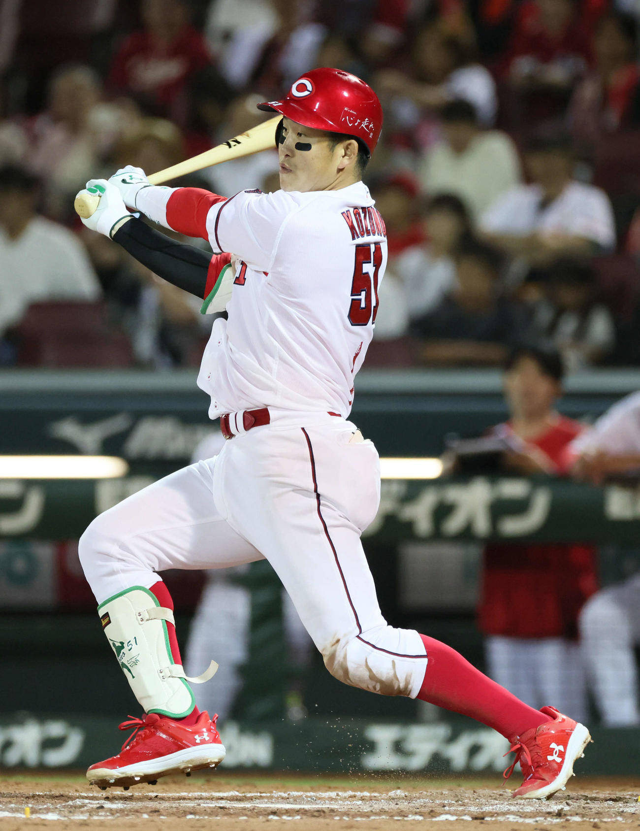 広島対オリックス　8回裏広島無死、小園は中前打を放つ（撮影・加藤孝規）