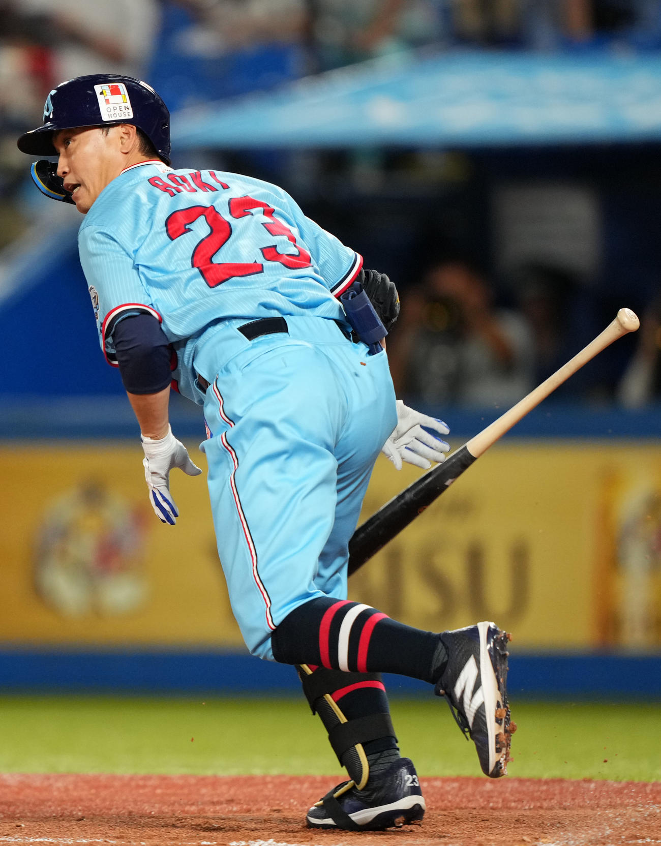 ヤクルト対ロッテ　5回裏ヤクルト無死、左前打を放つ青木（撮影・横山健太）