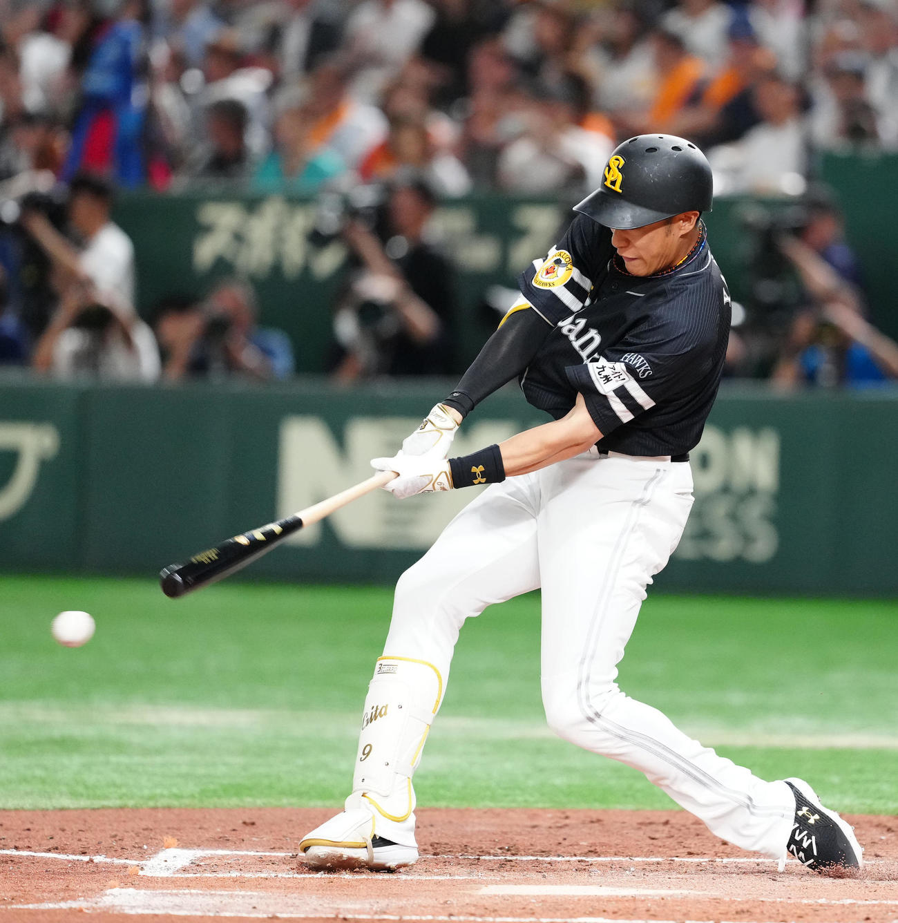 巨人対ソフトバンク　2回表ソフトバンク2死満塁、適時内野安打とする柳田（撮影・江口和貴）