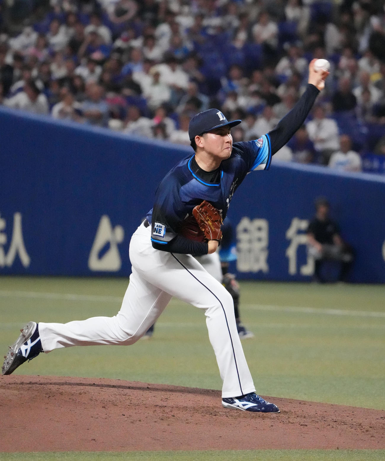 中日対西武　4回裏、力投する西武先発の武内（撮影・森本幸一）