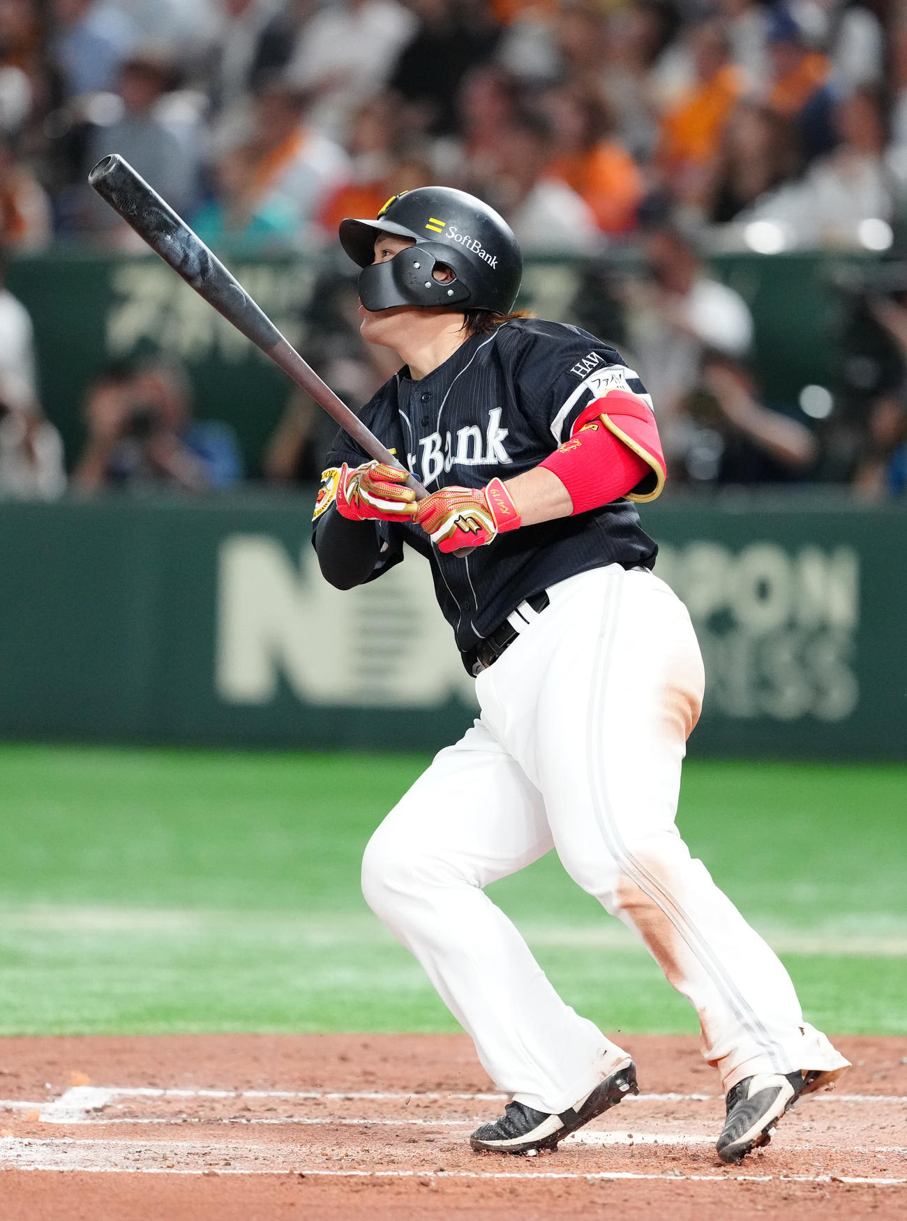 巨人対ソフトバンク　3回表ソフトバンク1死一、二塁、適時打を放つ甲斐（撮影・江口和貴）