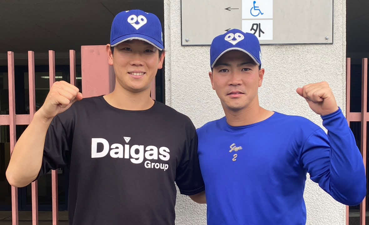 YBSホールディングス戦で2者連続弾を放った大阪ガス・清水（左）と花本（撮影・塚本光）