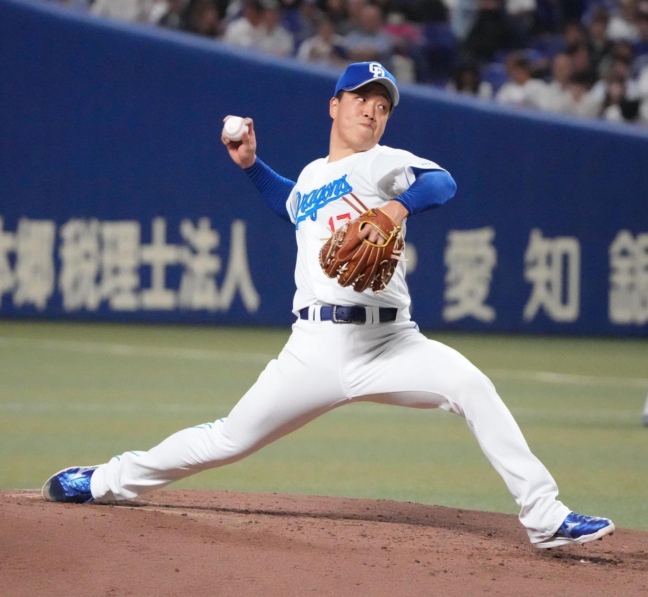 中日対西武　4回表、力投する中日先発の柳（撮影・森本幸一）