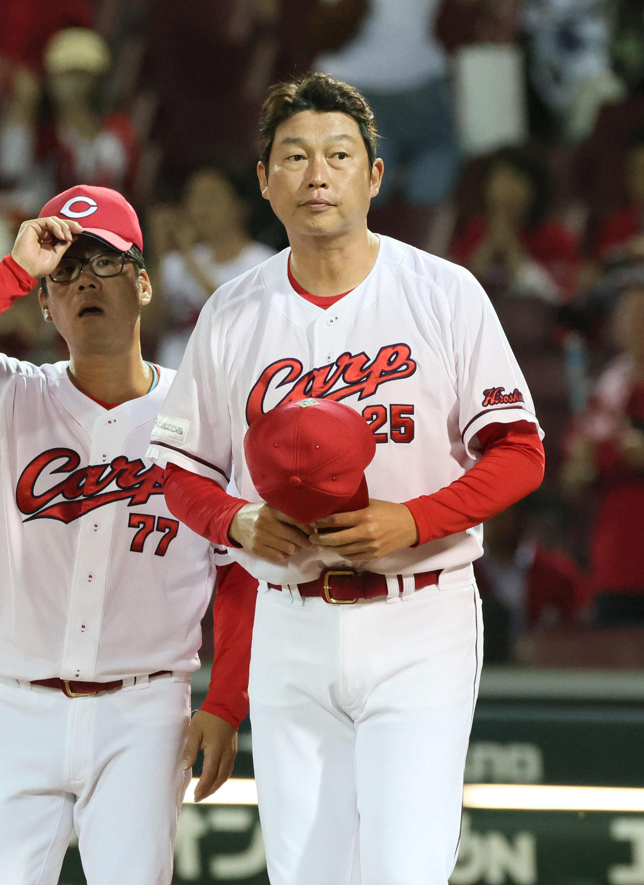 広島対オリックス　敗れた新井監督（撮影・加藤孝規）