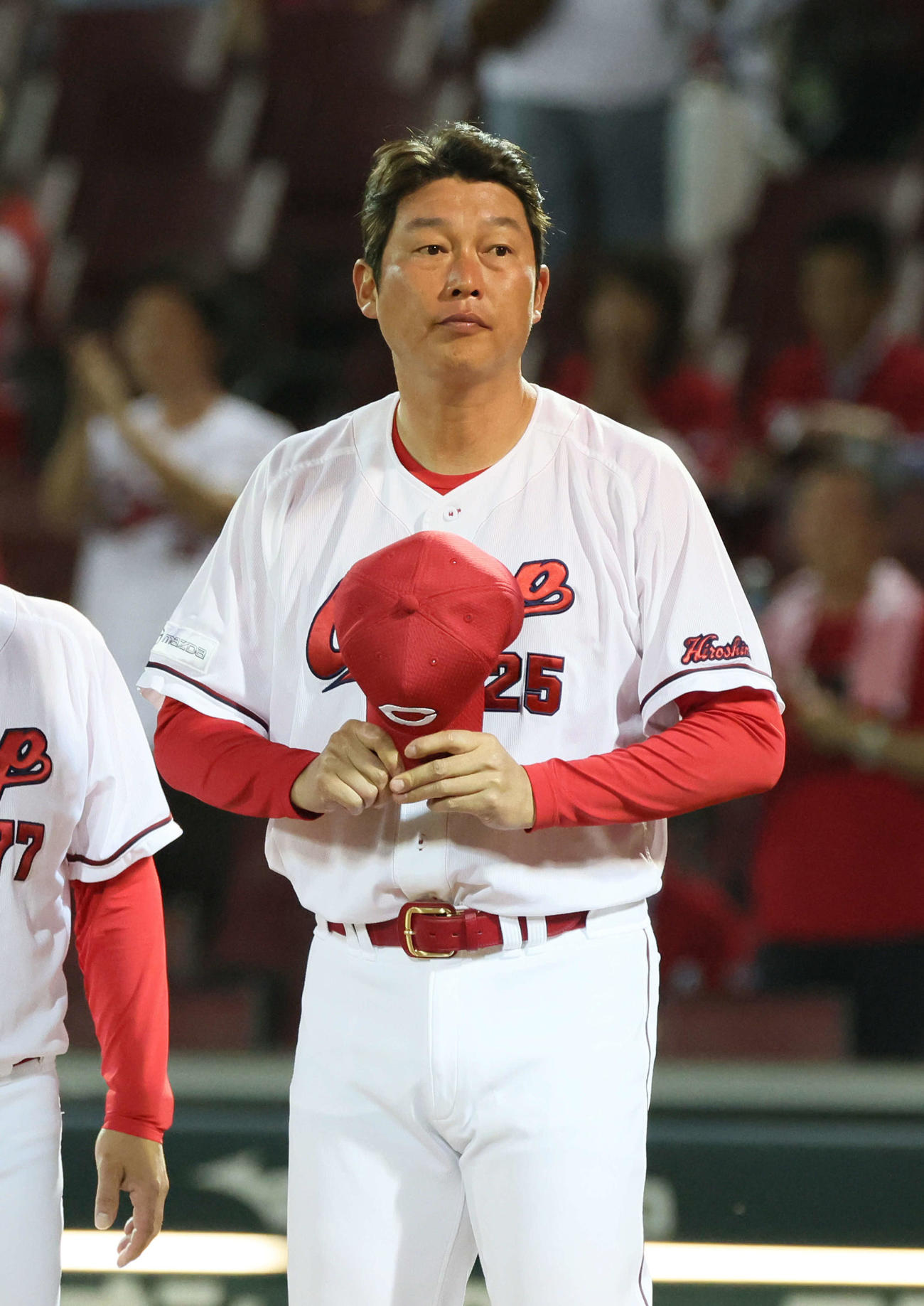 広島対オリックス　敗れた新井監督（撮影・加藤孝規）