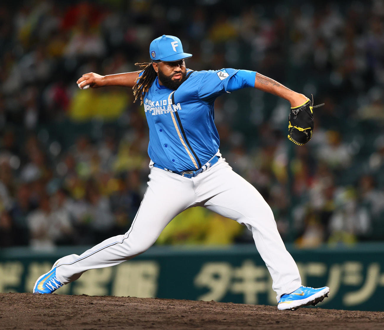 阪神対日本ハム　9回裏に登板する日本ハムザバラ（撮影・上山淳一）