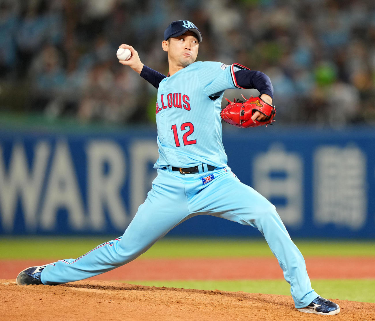 ヤクルト対ロッテ　9回表から登板したヤクルト石山（撮影・横山健太）