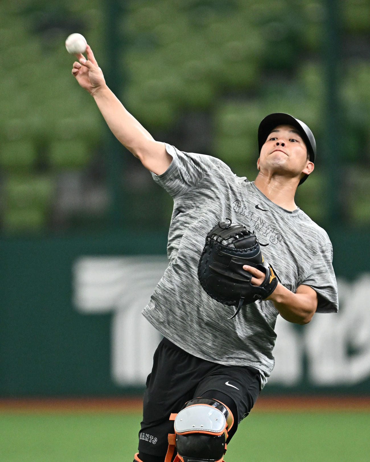 西武対巨人　試合前練習する巨人大城卓（撮影・滝沢徹郎）