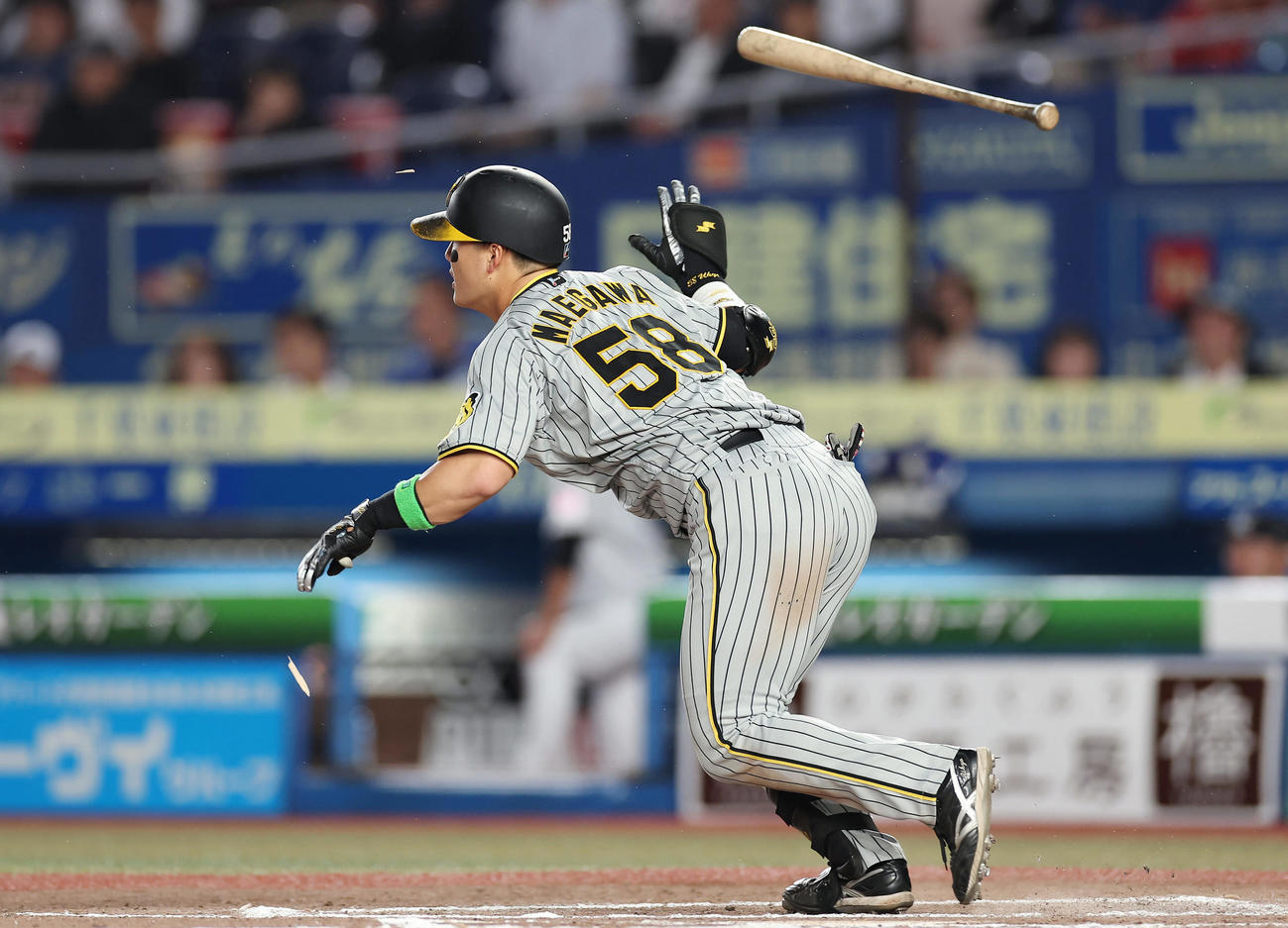 ロッテ対阪神　7回表阪神2死一塁、右前適時打を放つ前川（撮影・前田充）