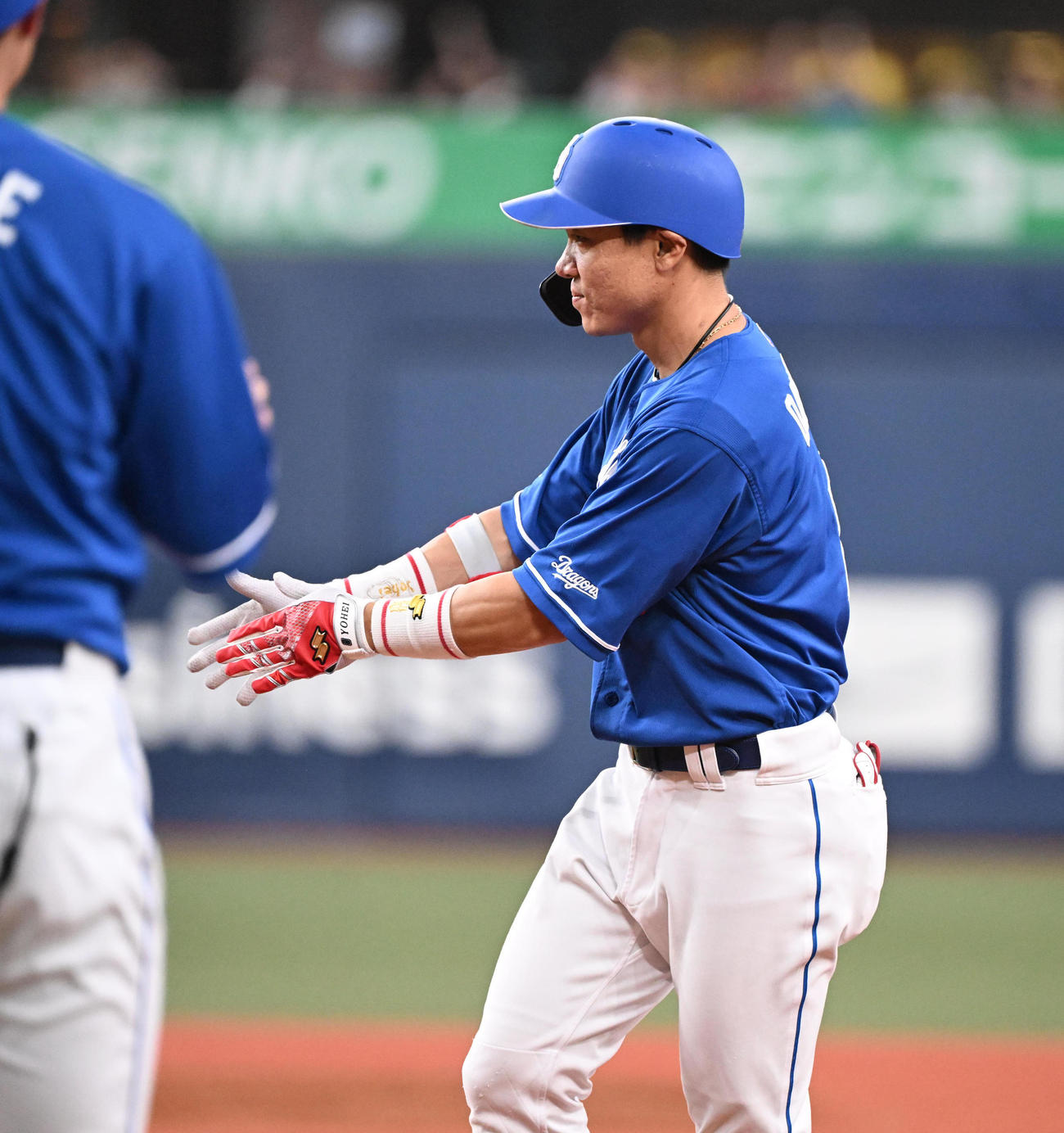 オリックス対中日　9回表中日無死一、三塁、中前適時打を放った大島（撮影・和賀正仁）