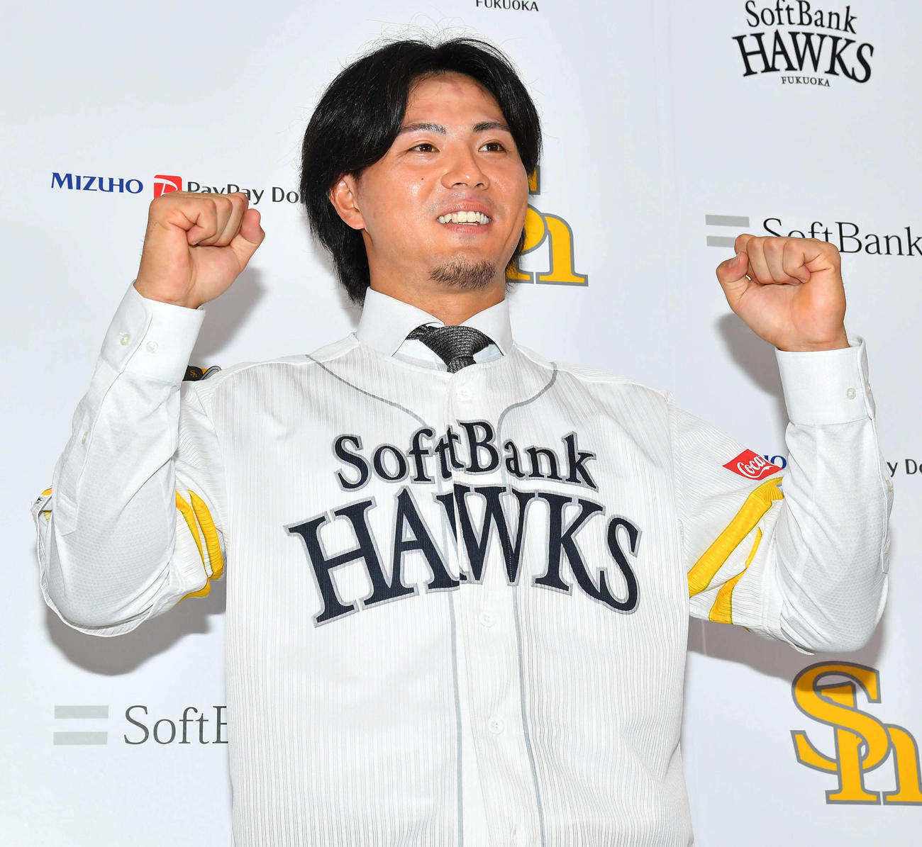 支配下への復帰が決まり笑顔を見せるソフトバンク佐藤直（撮影・岩下翔太）