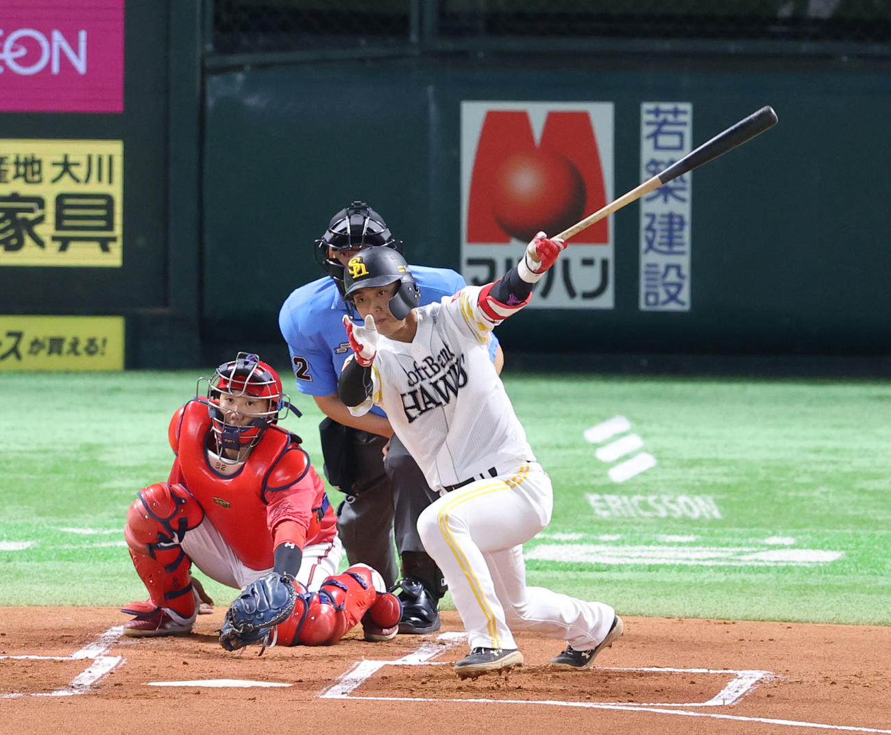 ソフトバンク対広島　1回裏ソフトバンク1死、今宮は中前安打を放つ（撮影・梅根麻紀）