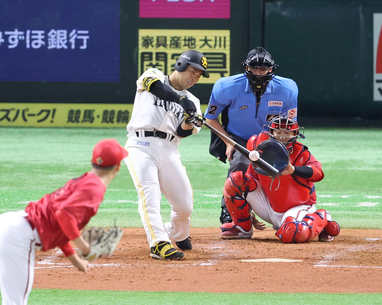 ソフトバンク対広島　3回裏ソフトバンク2死三塁、近藤は左前適時打を放つ（撮影・梅根麻紀）