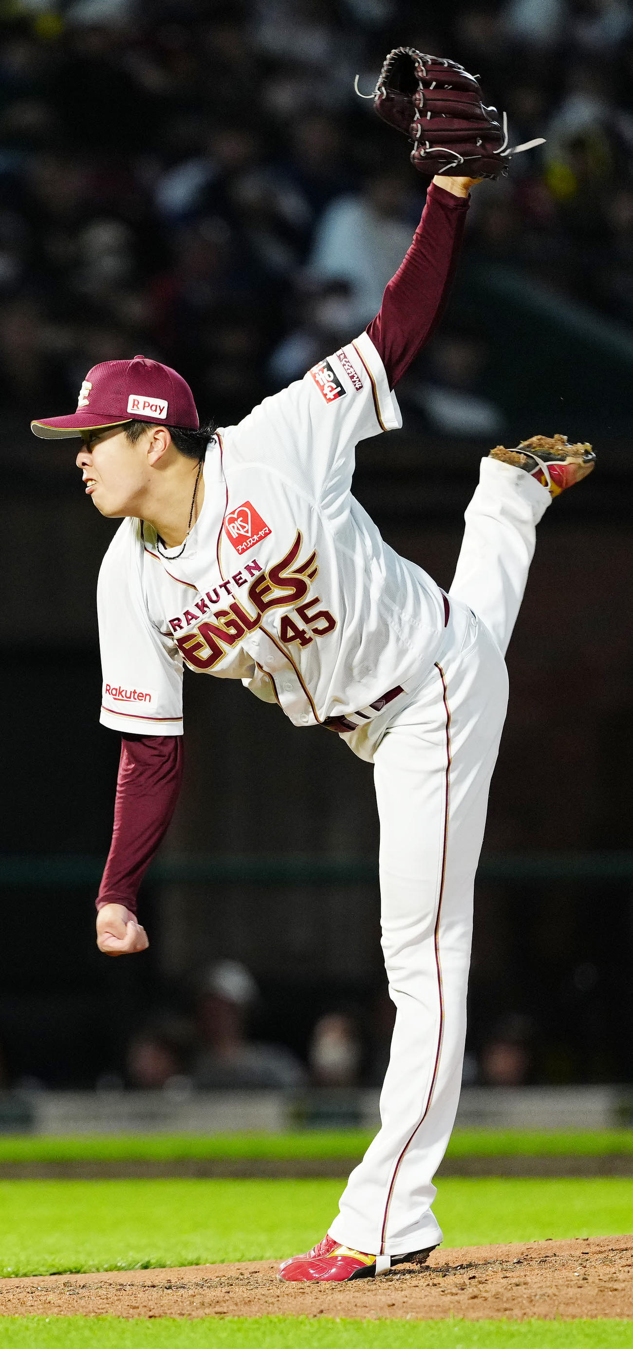 楽天対ヤクルト　力投する楽天先発の松井（撮影・江口和貴）
