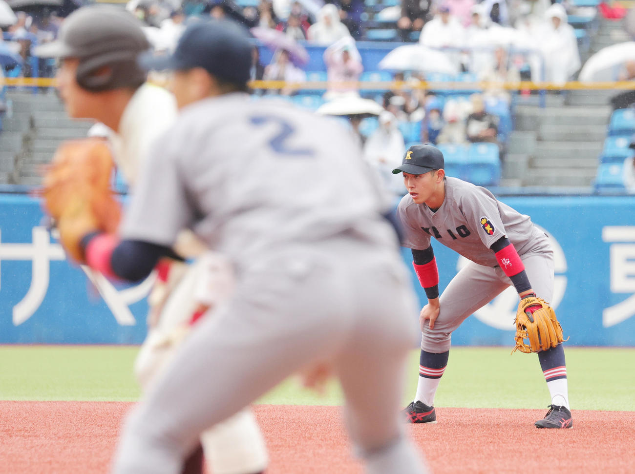 早大対慶大　二塁を守る慶大・清原（撮影・野上伸悟）