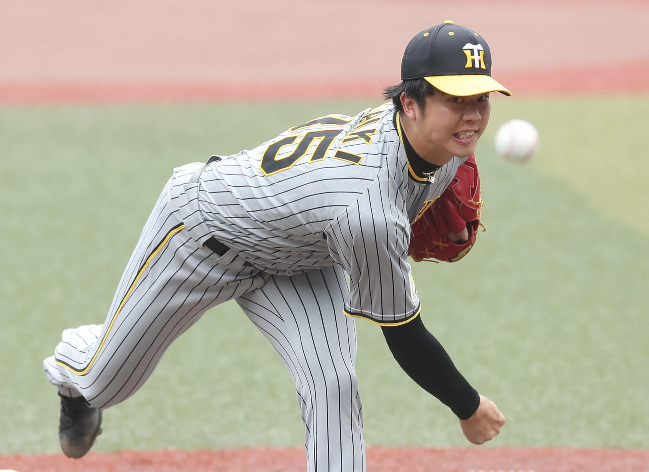 ロッテ対阪神　力投する阪神先発の才木（撮影・前田充）