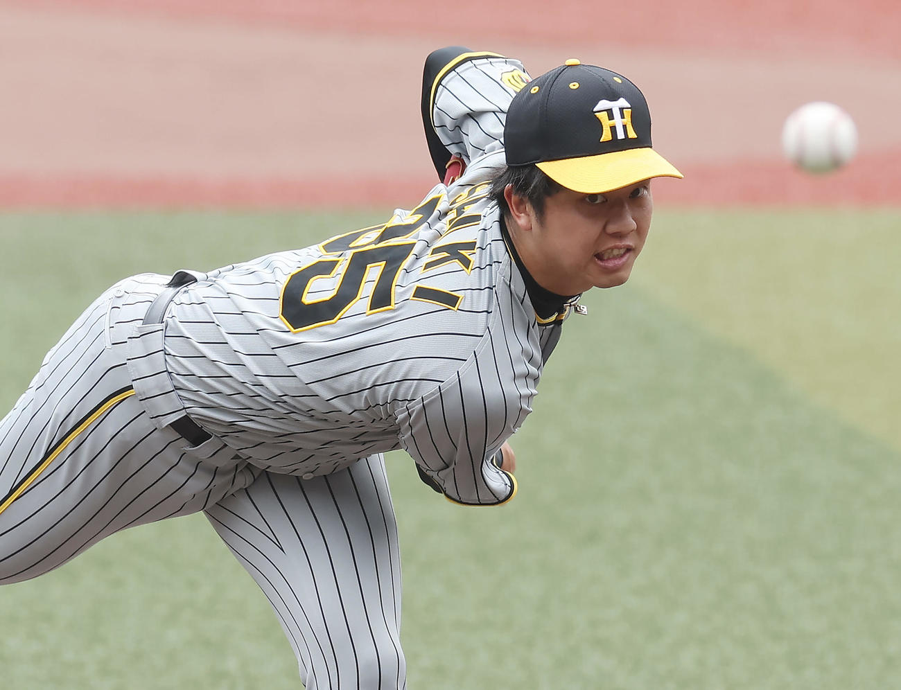 ロッテ対阪神　力投する阪神先発の才木（撮影・前田充）