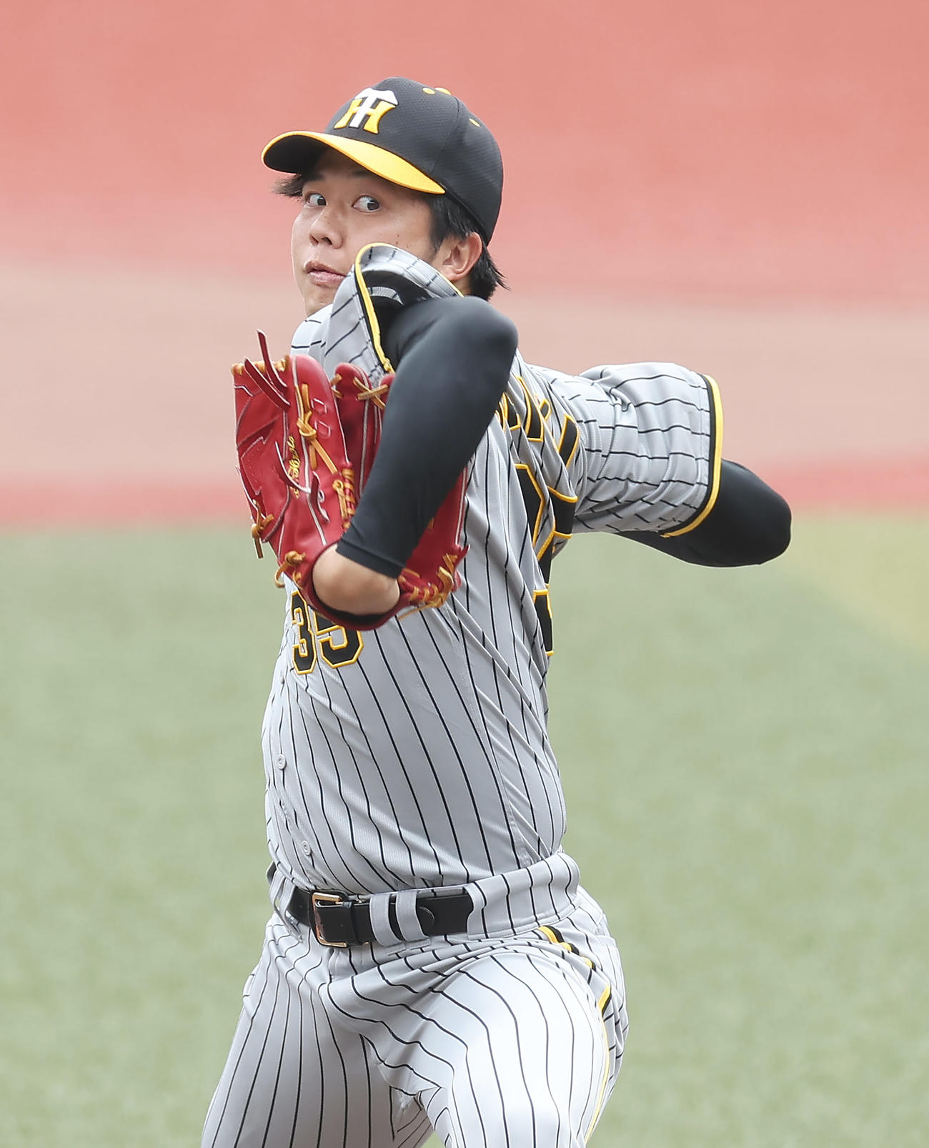 ロッテ対阪神　力投する阪神先発の才木（撮影・前田充）