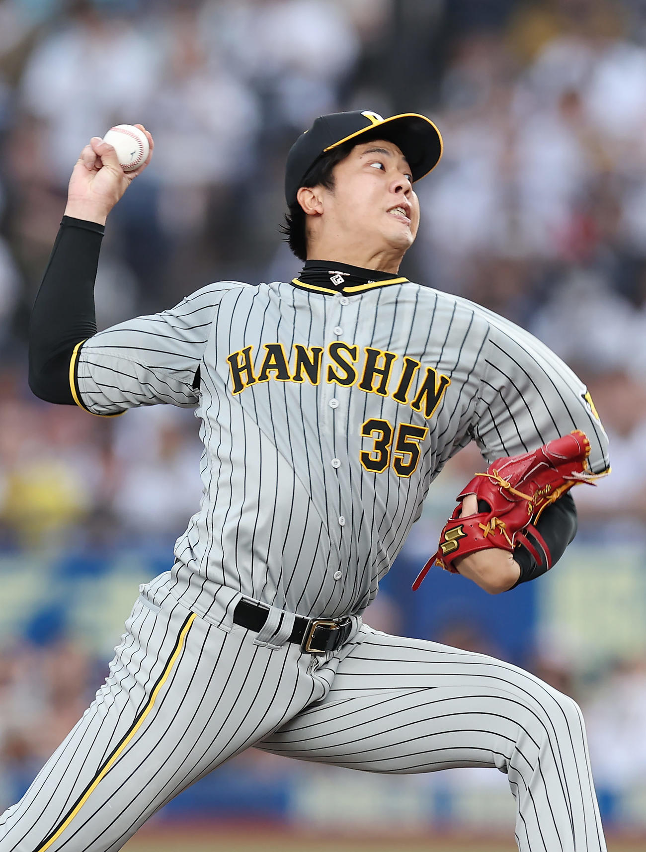 ロッテ対阪神　9回裏、力投する阪神才木（撮影・前田充）