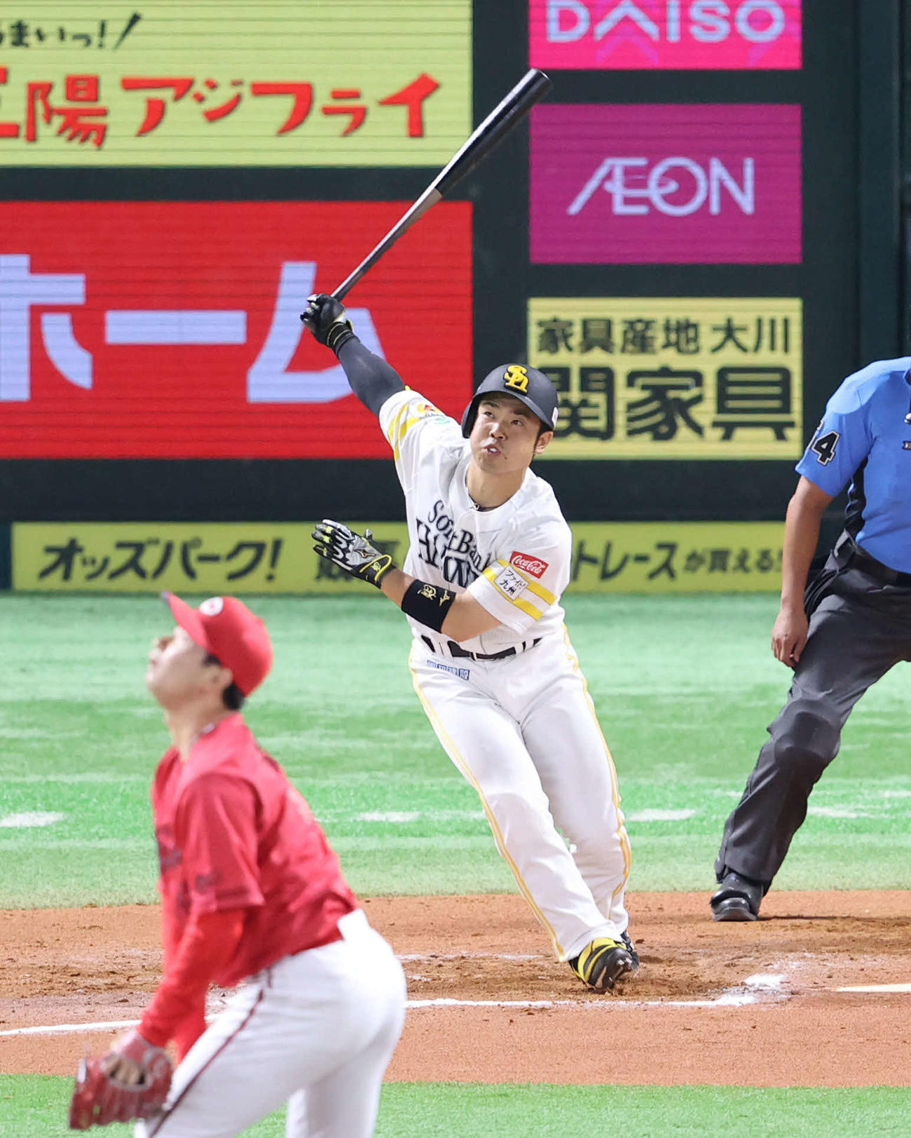 ソフトバンク対広島　延長10回裏ソフトバンク2死一塁、近藤は右越えにサヨナラとなる2点本塁打を放つ（撮影・梅根麻紀）