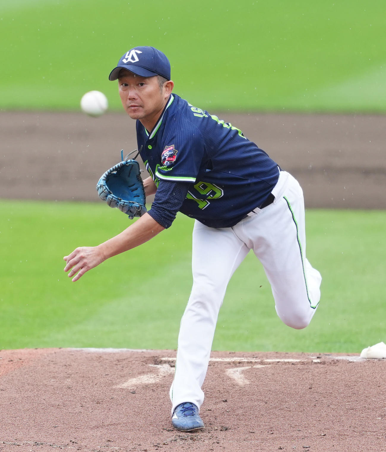楽天対ヤクルト　ヤクルト先発の石川（撮影・江口和貴）