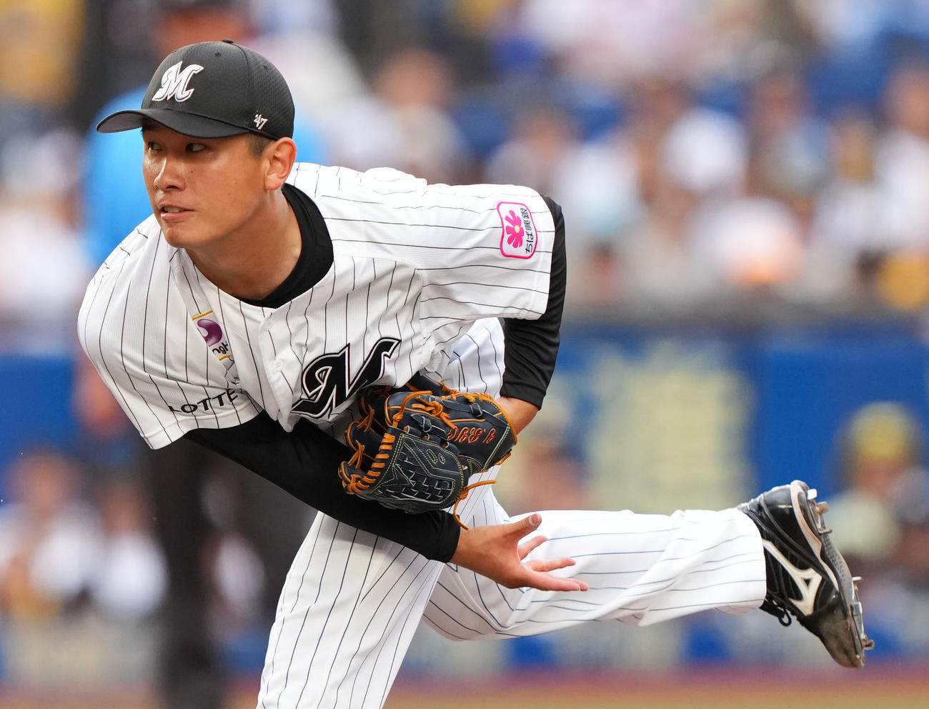 ロッテ対阪神　9回表から登板したロッテ吉田（撮影・横山健太）
