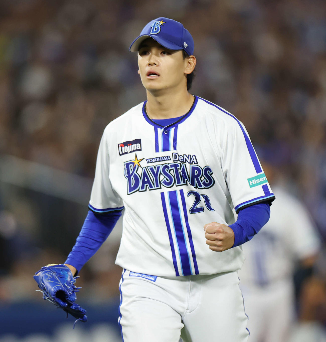 DeNA対オリックス　8回表オリックス2死一、二塁、西川を空振り三振に仕留めガッツポーズする坂本（撮影・宮地輝）