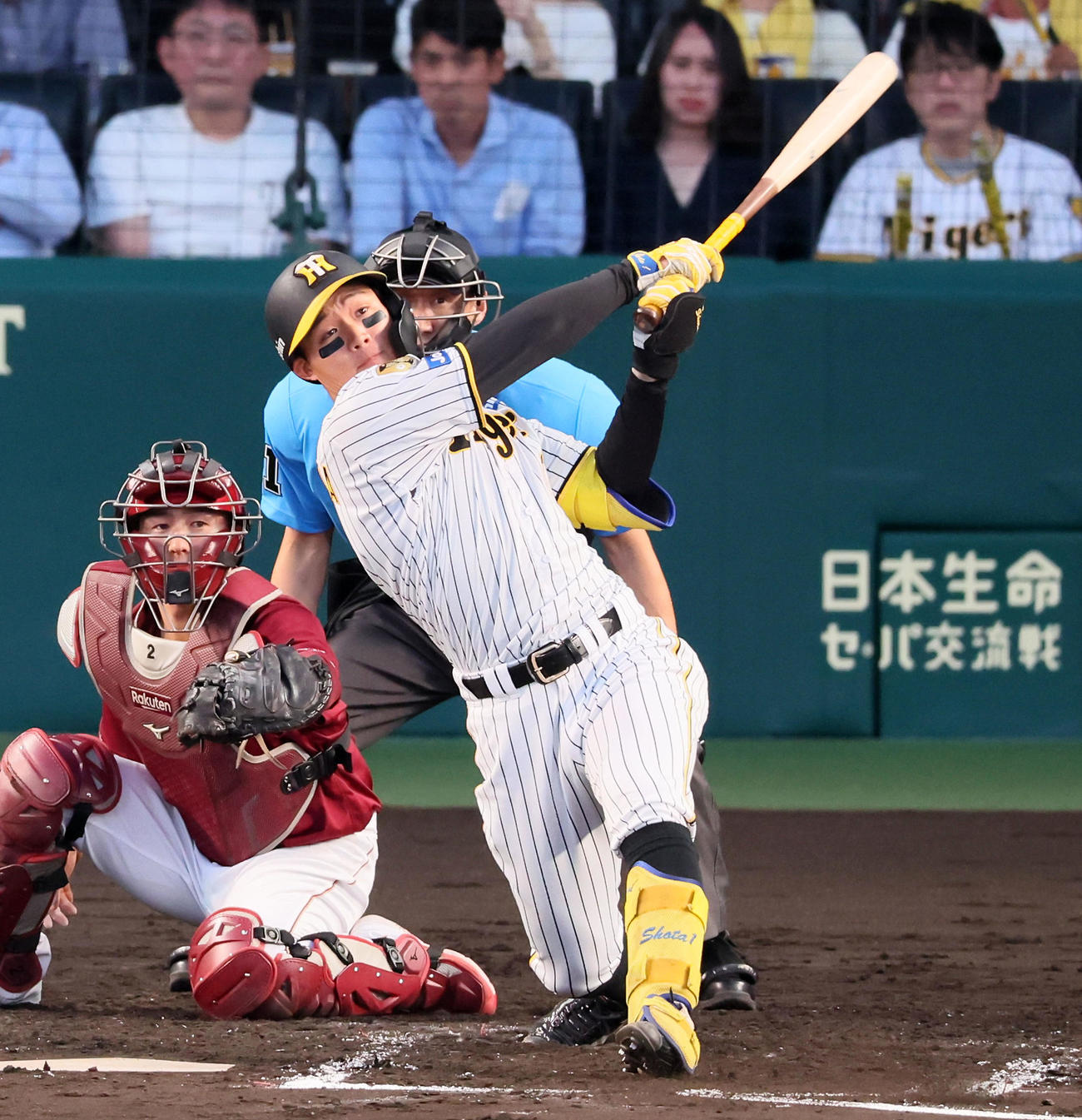 阪神対楽天　4回裏阪神1死三塁、森下は左中間へ適時三塁打を放つ（撮影・加藤哉）