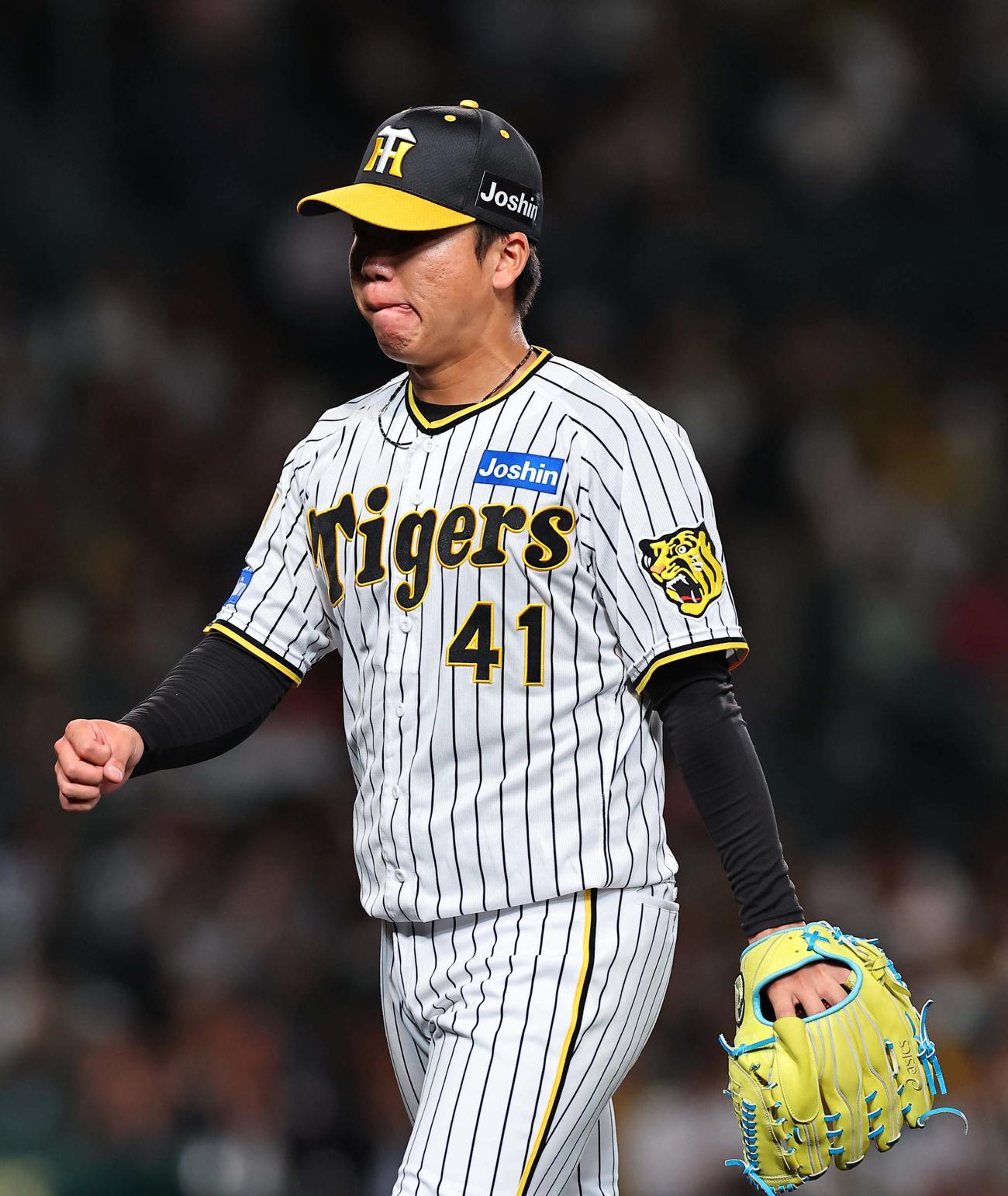 阪神対楽天　6回1失点で降板する村上（撮影・上田博志）