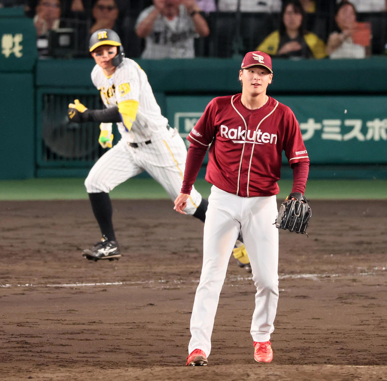 阪神対楽天　5回裏阪神1死満塁、内は森下に中適時打を打たれて失点（撮影・加藤哉）