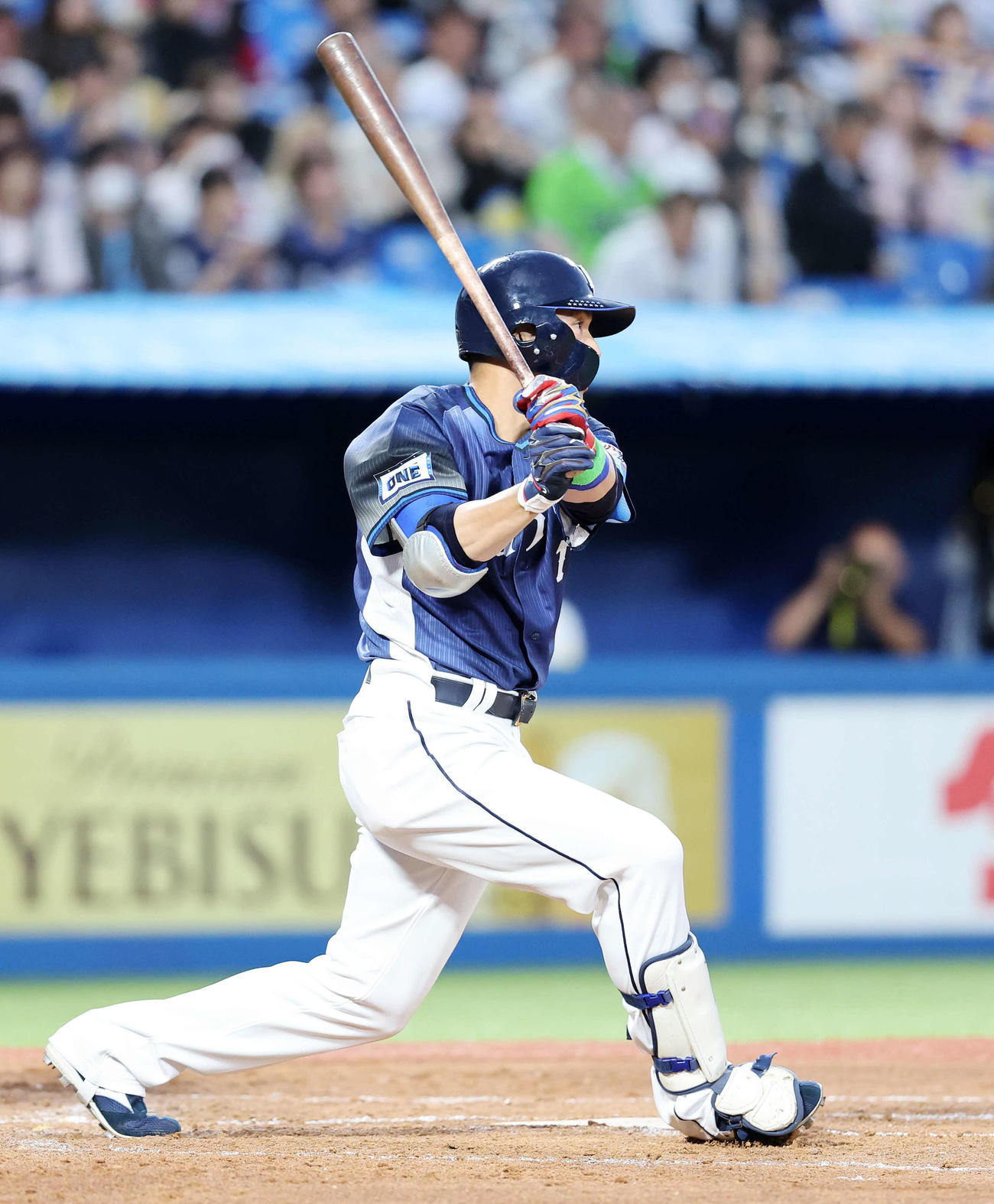 ヤクルト対西武　4回表西武1死一塁、栗山は右越え適時二塁打を放つ（撮影・鈴木正人）