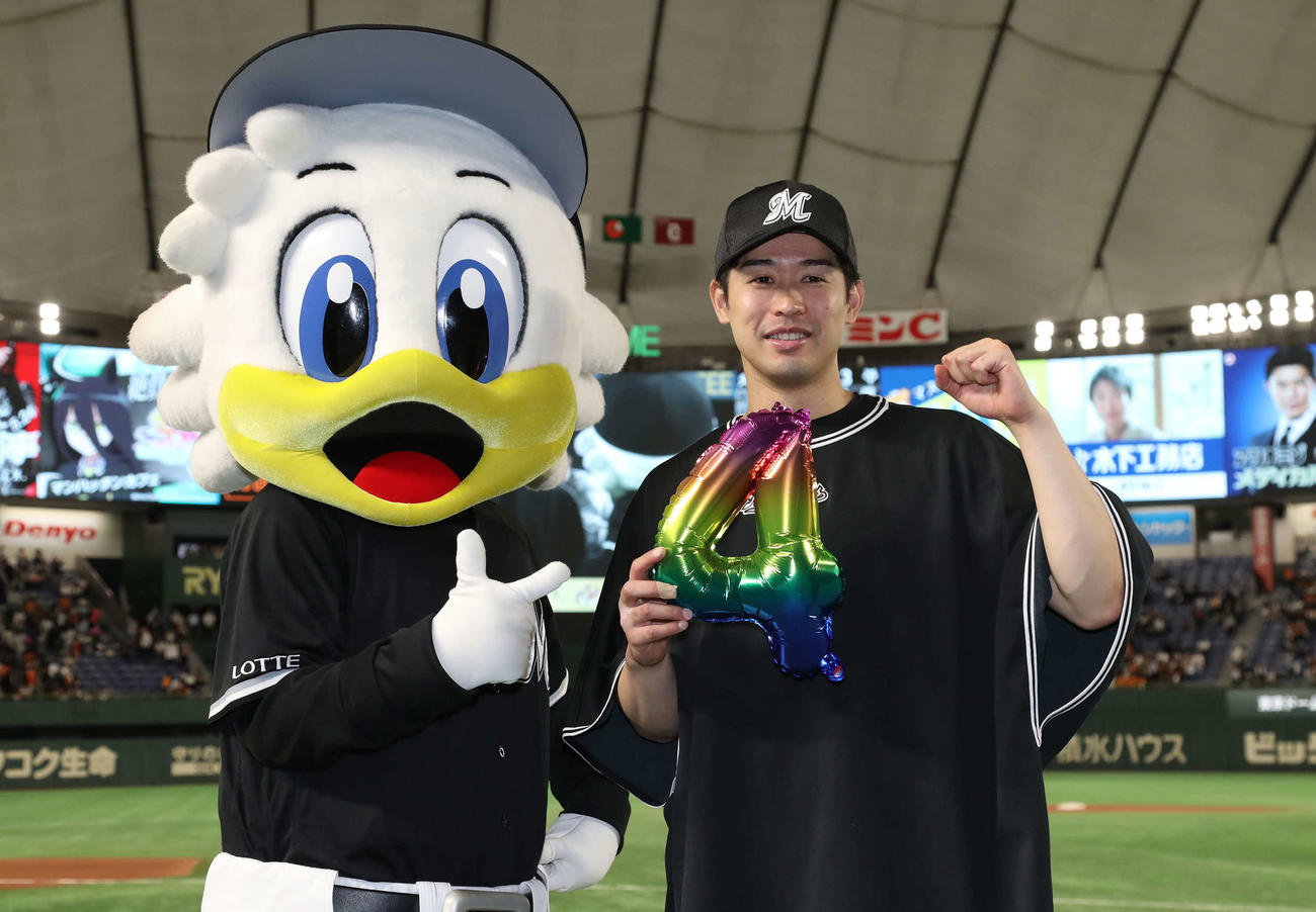 巨人対ロッテ　4勝目を挙げたロッテ種市（撮影・丹羽敏通）