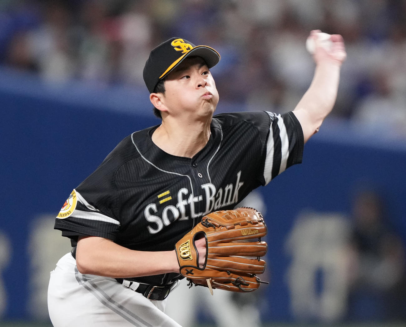 中日対ソフトバンク　2回裏、力投するソフトバンク先発の大関（撮影・森本幸一）