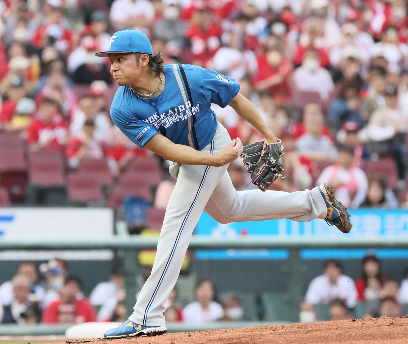広島対日本ハム　日本ハム先発の伊藤（撮影・加藤孝規）