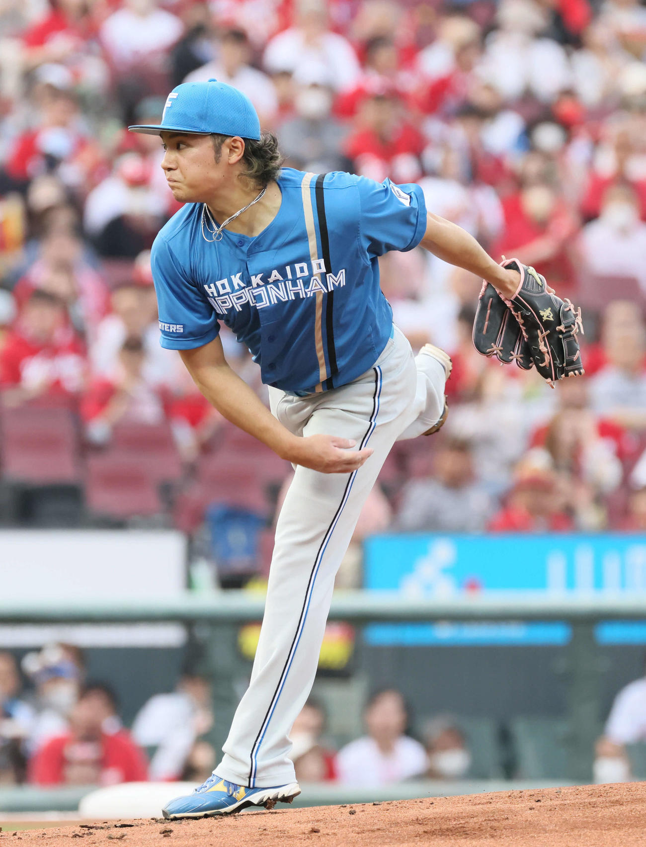 広島対日本ハム　日本ハム先発の伊藤（撮影・加藤孝規）