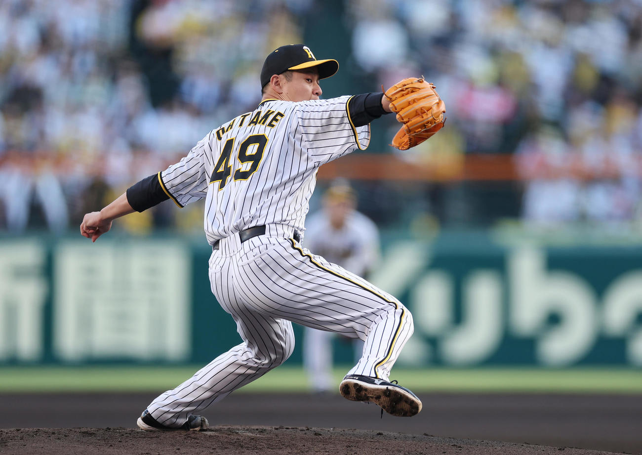 阪神対楽天　力投する阪神先発の大竹（撮影・前田充）