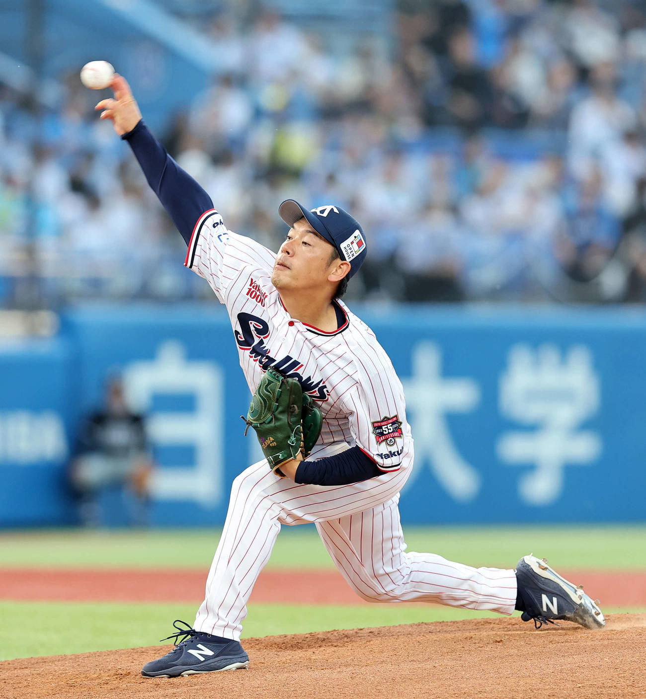 ヤクルト対西武　力投するヤクルト先発の小川（撮影・鈴木正人）