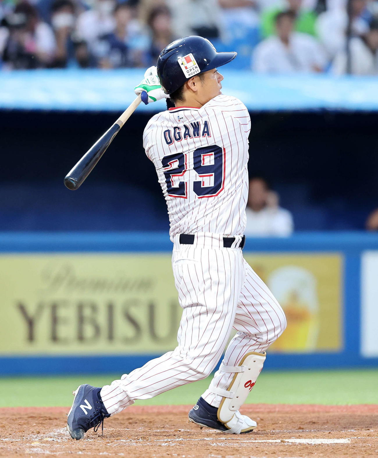 ヤクルト対西武　3回裏ヤクルト2死、小川は左前打を放つ（撮影・鈴木正人）