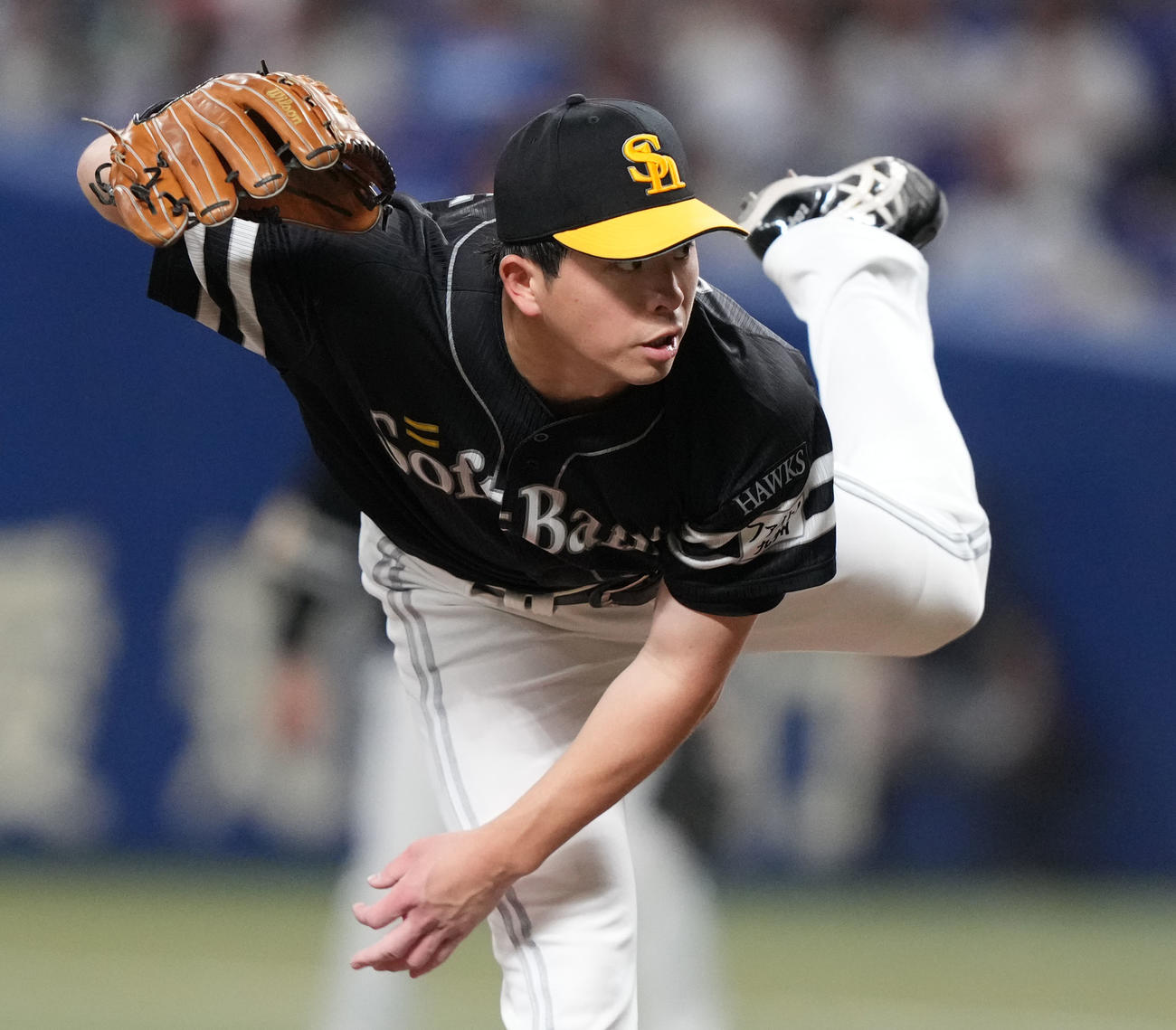 中日対ソフトバンク　2回裏、力投するソフトバンク先発の大関（撮影・森本幸一）